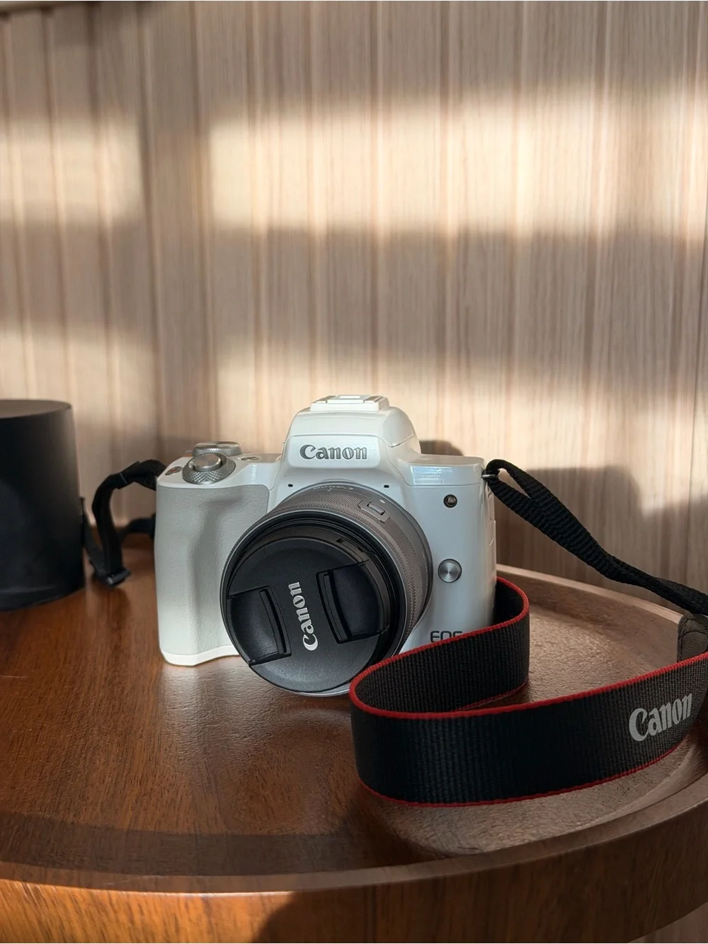 Canon EOS M50 White Vlogging Camera EF-M 15-45mm - Excellent Condition Low Use